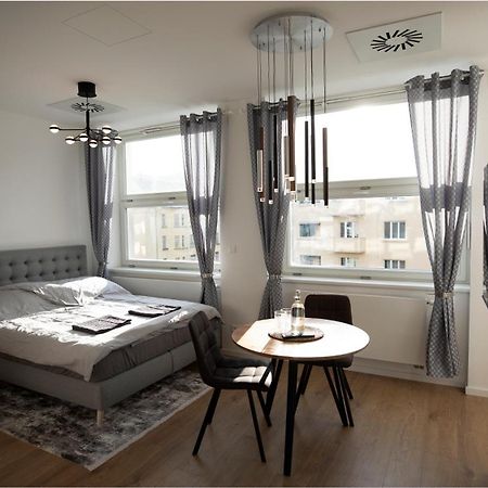 Luxury Apartment In City Centrum By Ota Group ブラチスラヴァ エクステリア 写真
